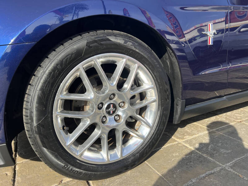 2012 Ford Mustang V6 Premium