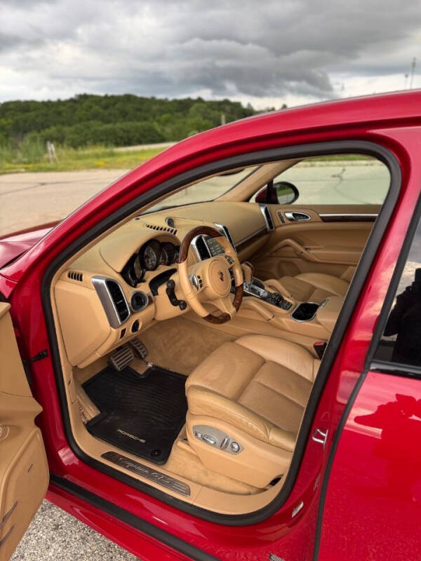 2013 Porsche Cayenne GTS