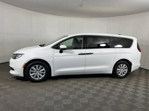 2021 Chrysler Voyager L