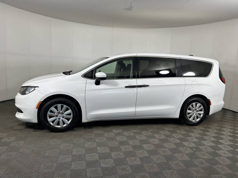 2021 Chrysler Voyager L