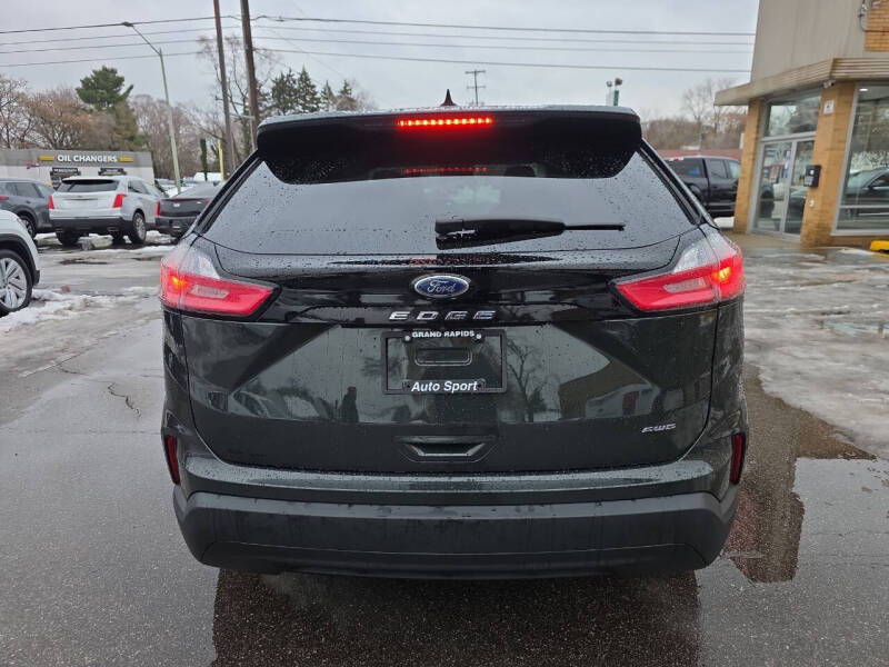 2022 Ford Edge SE