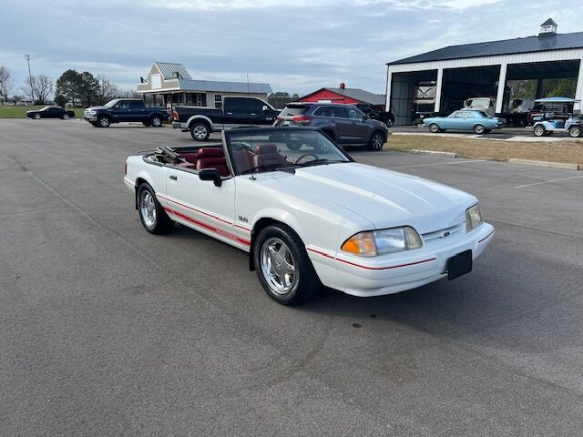 1992 Ford Mustang 9