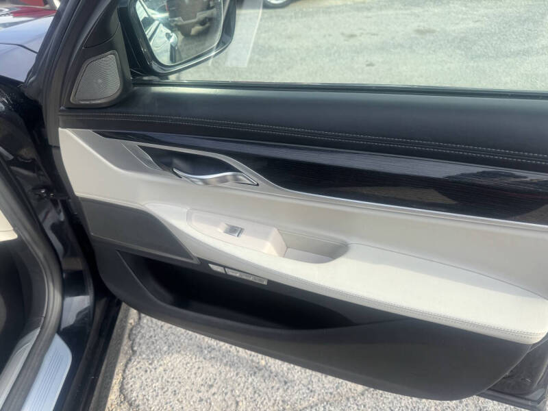 2017 BMW 7 Series 750i