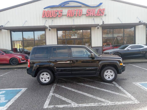 2015 Jeep Patriot for sale at DOUG'S AUTO SALES INC in Pleasant View TN