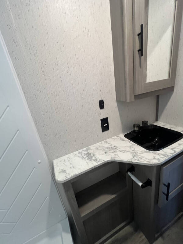 2023 Dutchmen Coleman Lantern 242BH