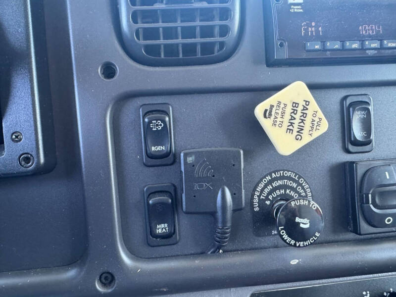 2018 Freightliner M2 106