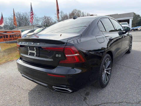 2022 Volvo S60 B5 Momentum