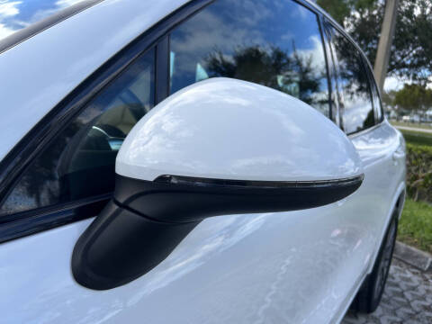 2017 Porsche Cayenne Platinum Edition