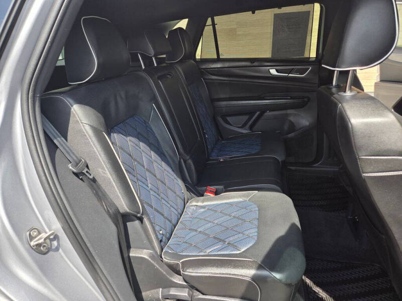 2024 Volkswagen Atlas Cross Sport SEL Premium R-Line 4Motion