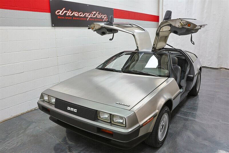 1982 DeLorean DMC-12