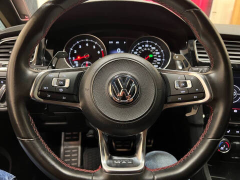 2019 Volkswagen Golf GTI S