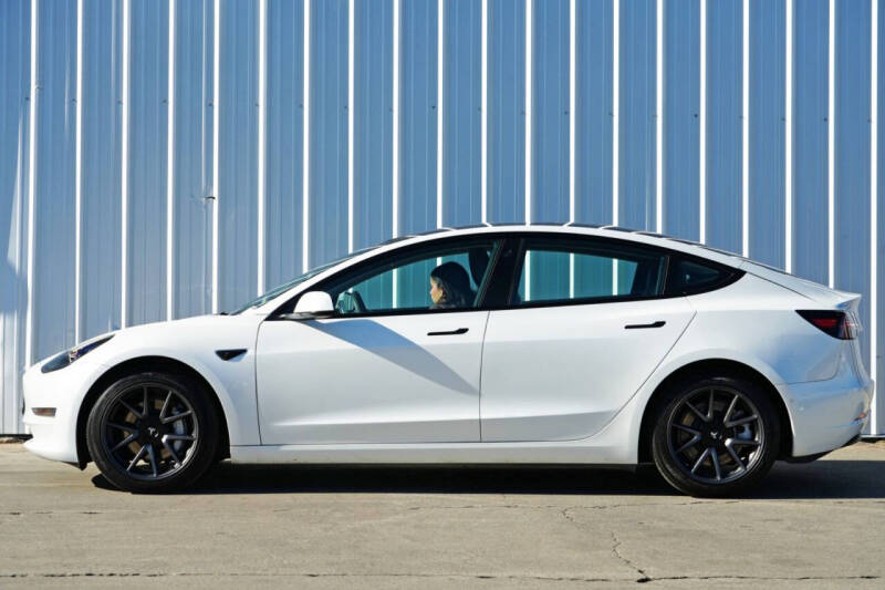 2021 Tesla Model 3 Standard Range Plus