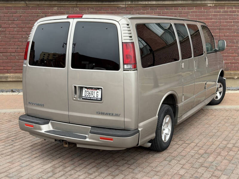 2001 Chevrolet Express G1500 LT