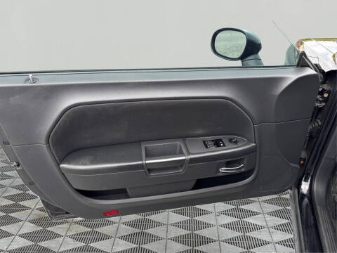 2012 Dodge Challenger SXT Plus