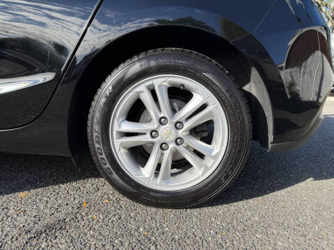 2017 Chevrolet Cruze LT Auto