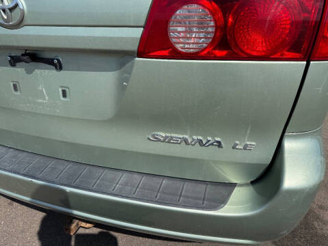 2009 Toyota Sienna LE 8-Passenger