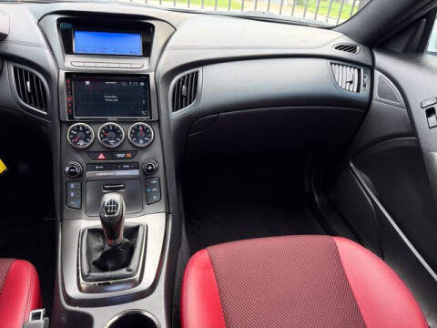 2013 Hyundai Genesis Coupe 2.0T R-Spec
