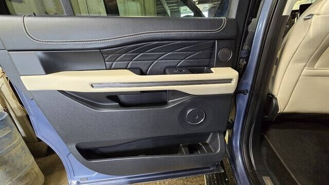 2023 Ford Expedition MAX Platinum