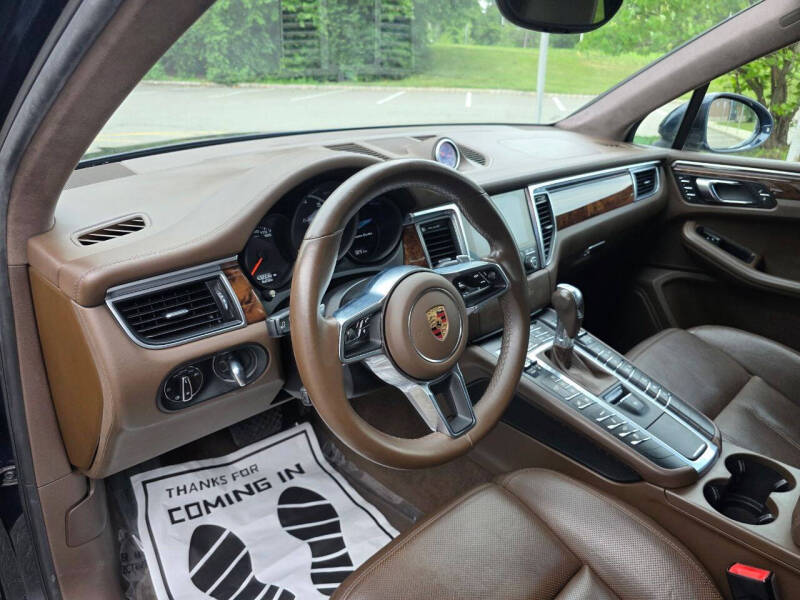 2017 Porsche Macan Turbo