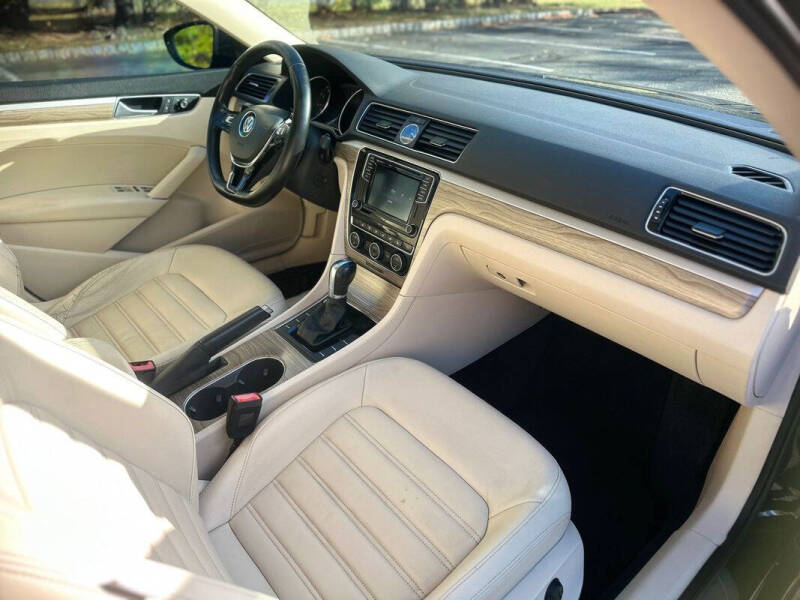 2016 Volkswagen Passat 1.8T SEL