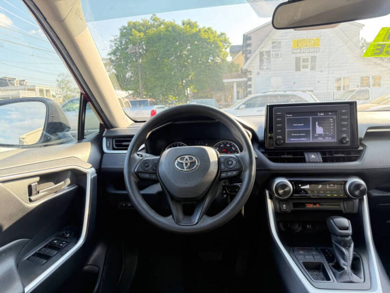 2019 Toyota RAV4 LE