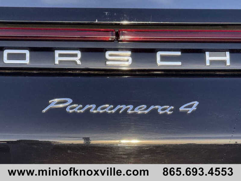 2018 Porsche Panamera 4