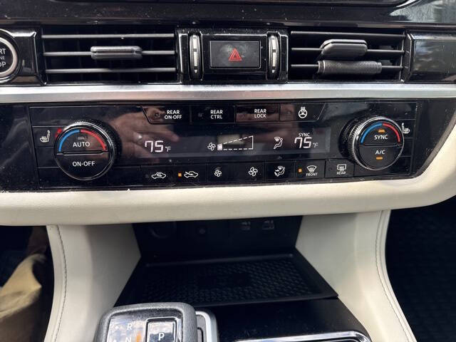 2023 Nissan Pathfinder SL