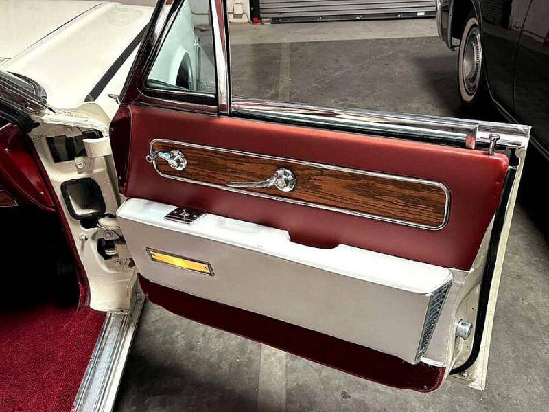 1961 Lincoln Continental