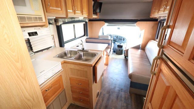 2004 Ford E-Series E-450 SD