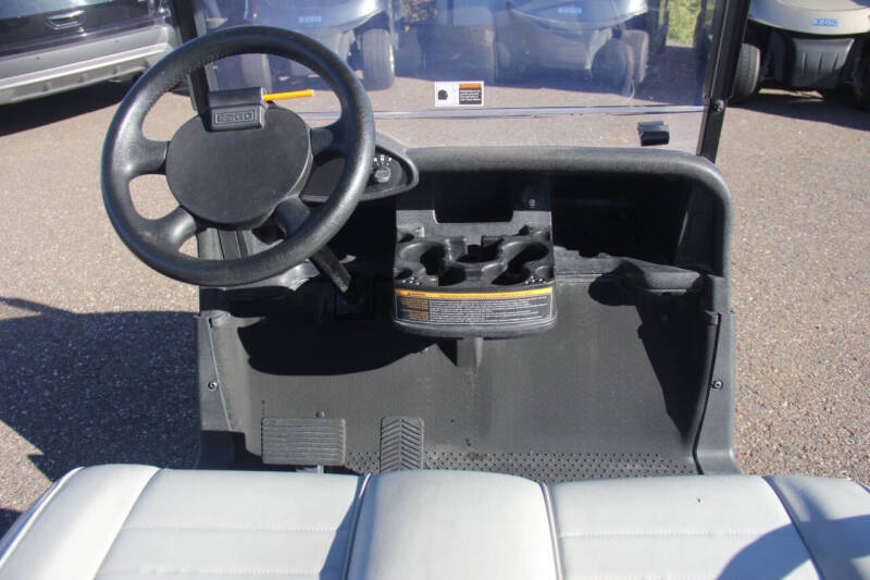 2020 E-Z-GO RXV ELiTE