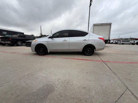 2014 Nissan Versa 1.6 S