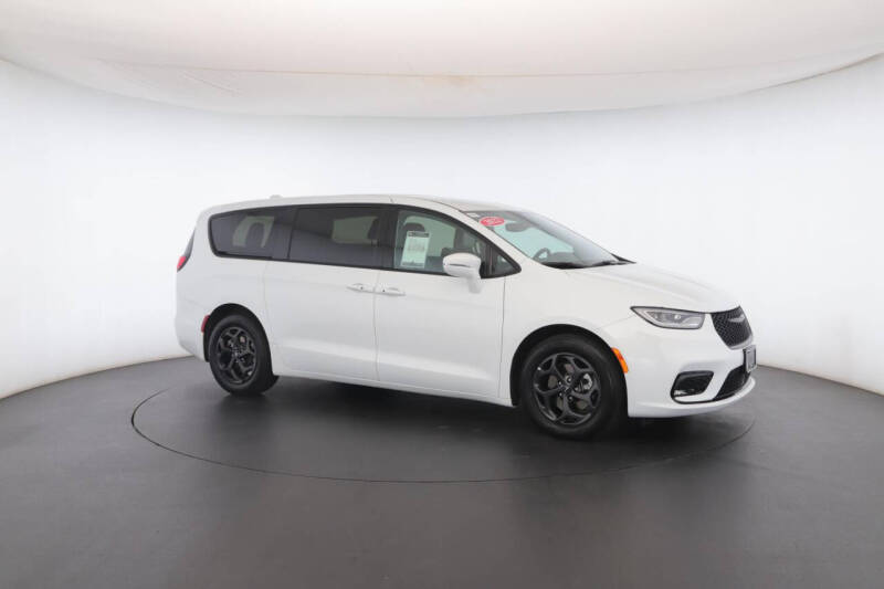2022 Chrysler Pacifica Hybrid Touring L