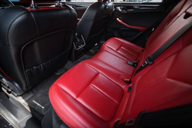 2015 Porsche Macan S