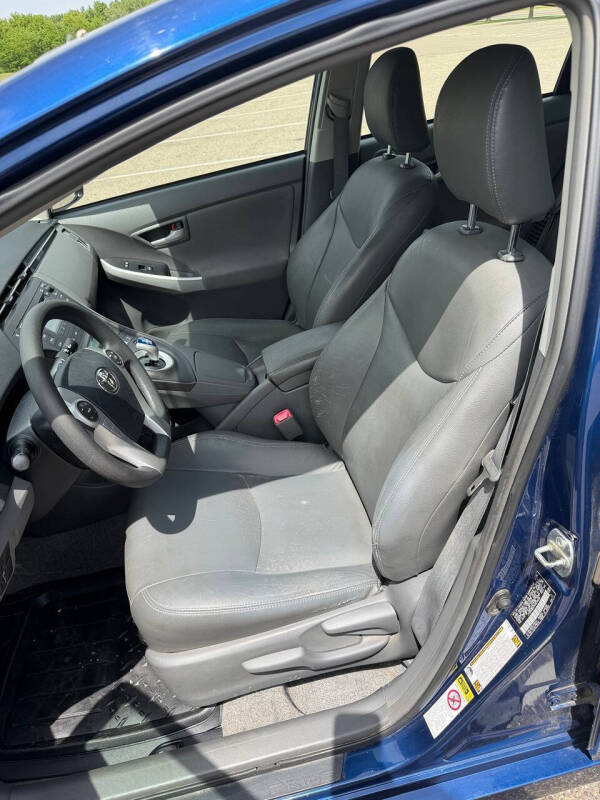 2010 Toyota Prius III
