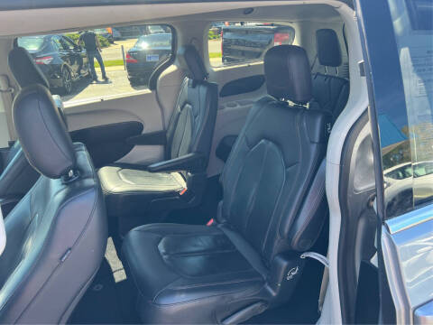 2020 Chrysler Pacifica Touring L
