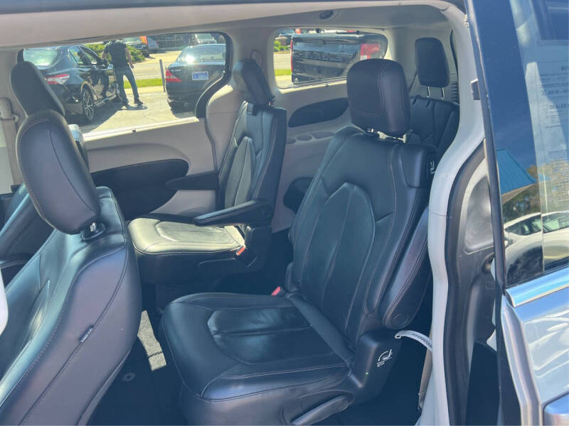 2020 Chrysler Pacifica Touring L