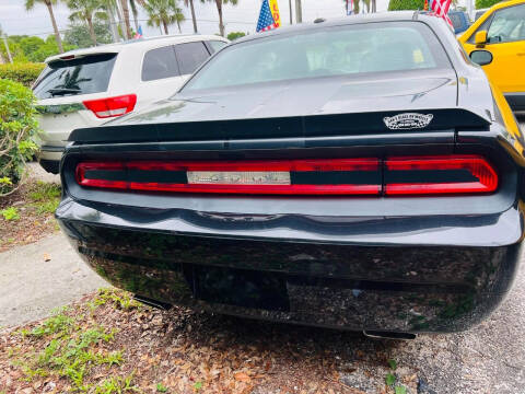 2011 Dodge Challenger R/T Plus