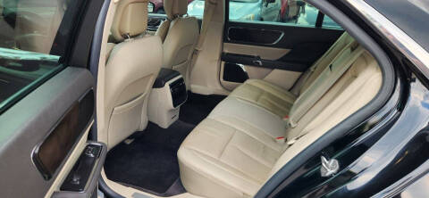 2017 Lincoln Continental Select