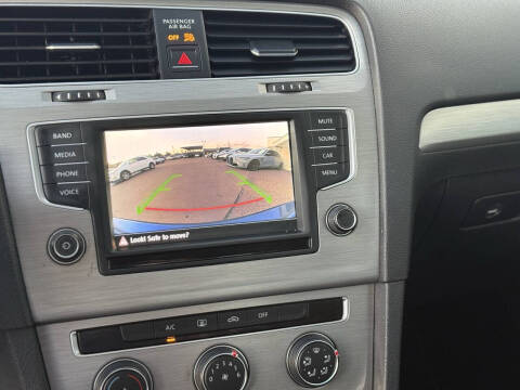 2016 Volkswagen Golf TSI SE