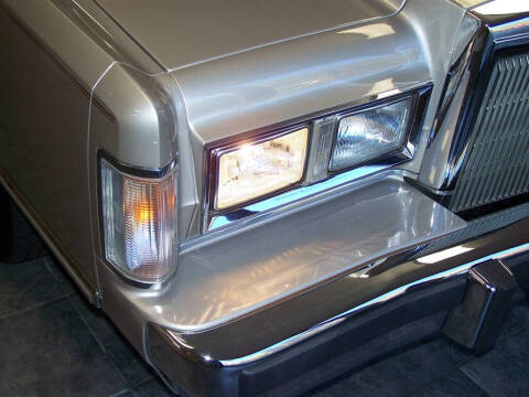 1988 Lincoln Town Car Signature