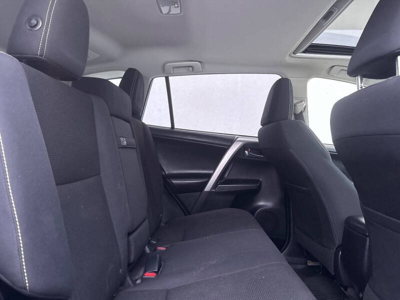 2017 Toyota RAV4 Hybrid XLE