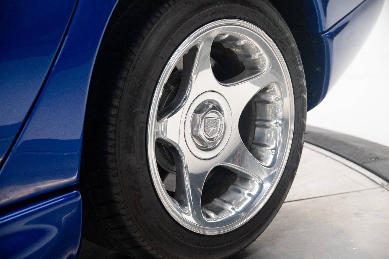 1997 Dodge Viper 27