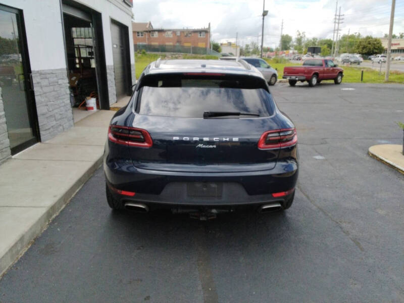 2017 Porsche Macan