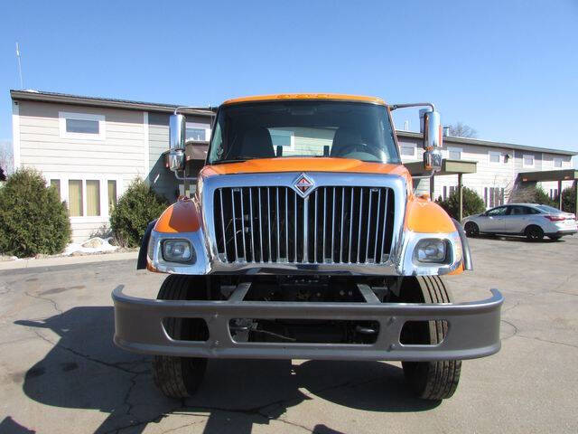 2004 International WorkStar 7300