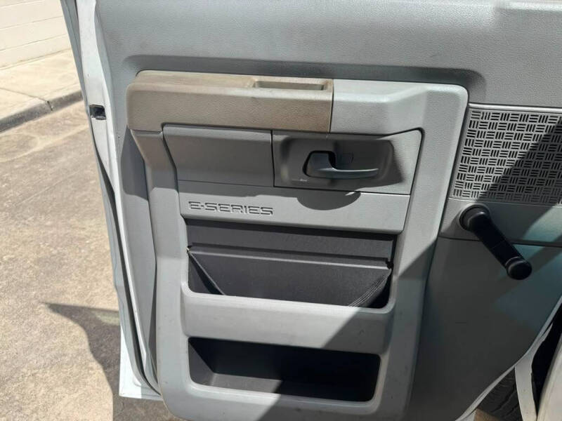 2009 Ford E-Series E-250