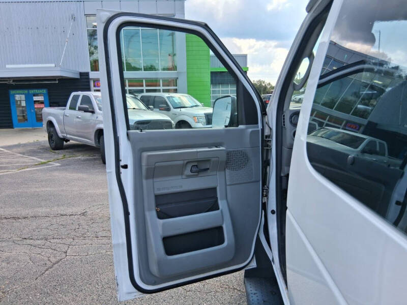 2009 Ford E-Series E-250