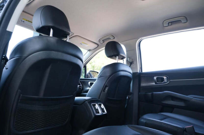 2022 Kia Sorento Hybrid S