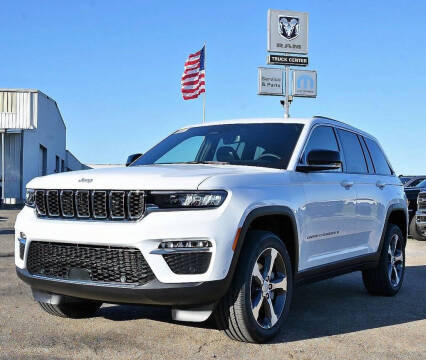 2025 Jeep Grand Cherokee for sale at ACADIANA DODGE CHRYSLER JEEP in Lafayette LA