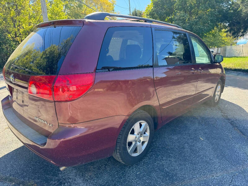 2008 Toyota Sienna LE photo 15