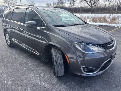 2017 Chrysler Pacifica Touring Plus